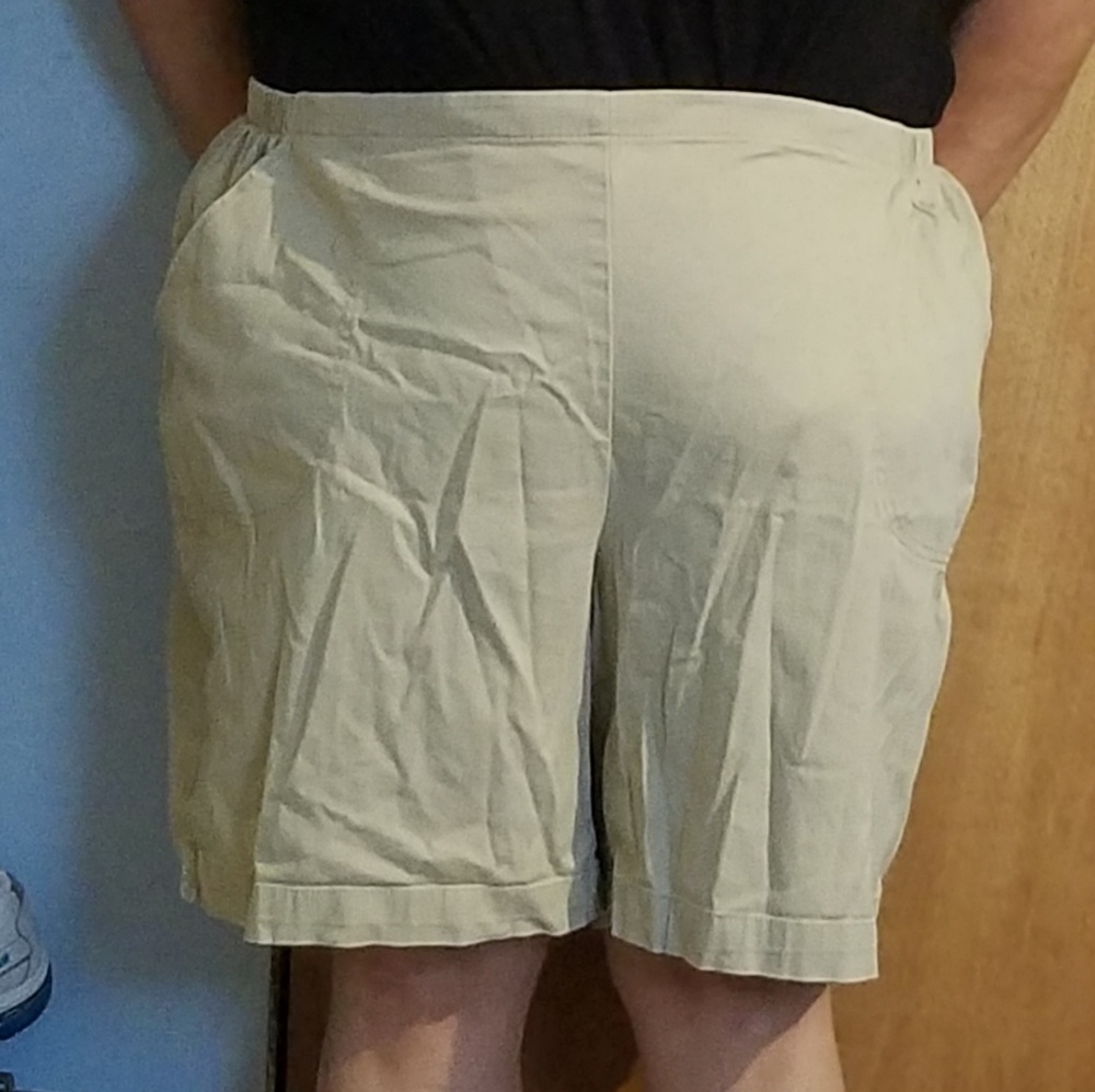Kakhi shorts